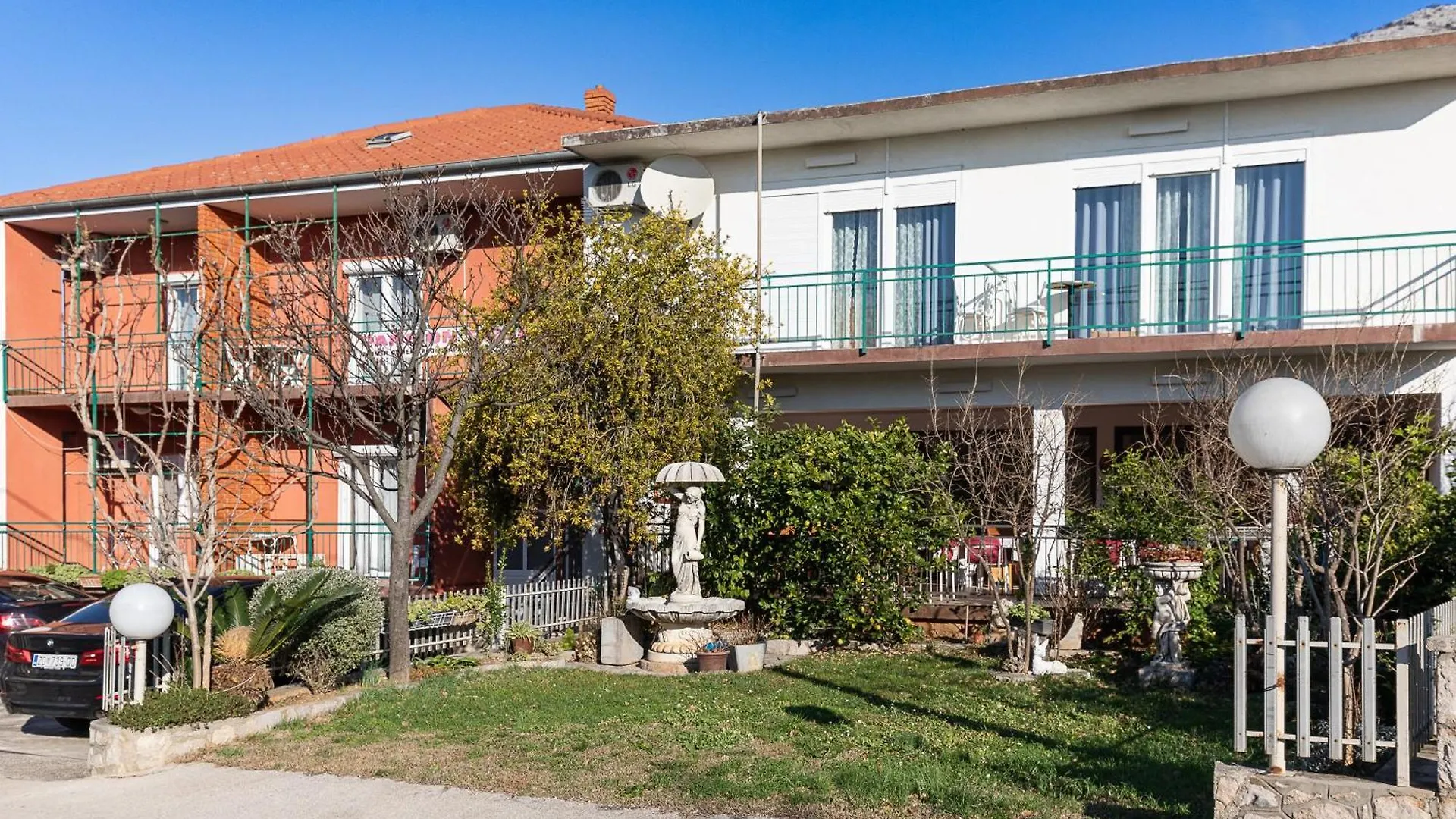 Tinka, Apartment No 7 Starigrad Paklenica